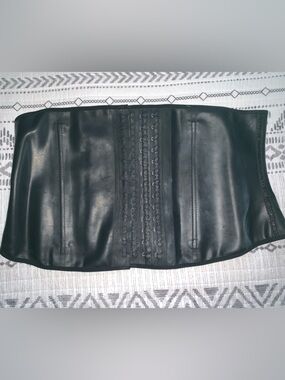 Ann Chery Black Waist Trainer Label Detail with Gold Accent